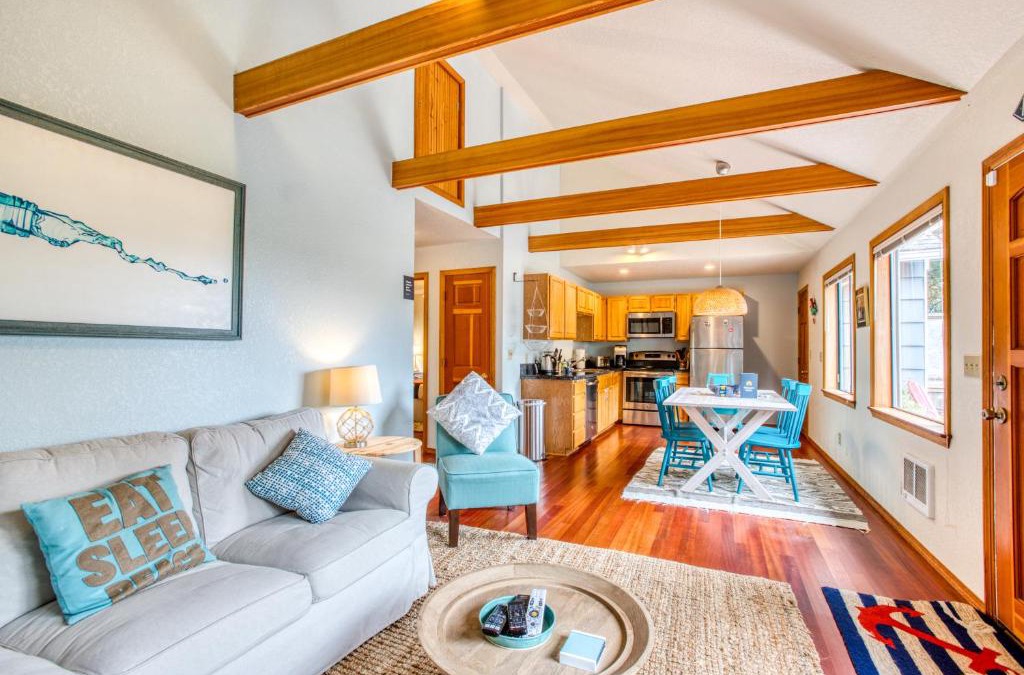 Tolovana Park House | Cozy Cannon Beach Cottage by the Sea
