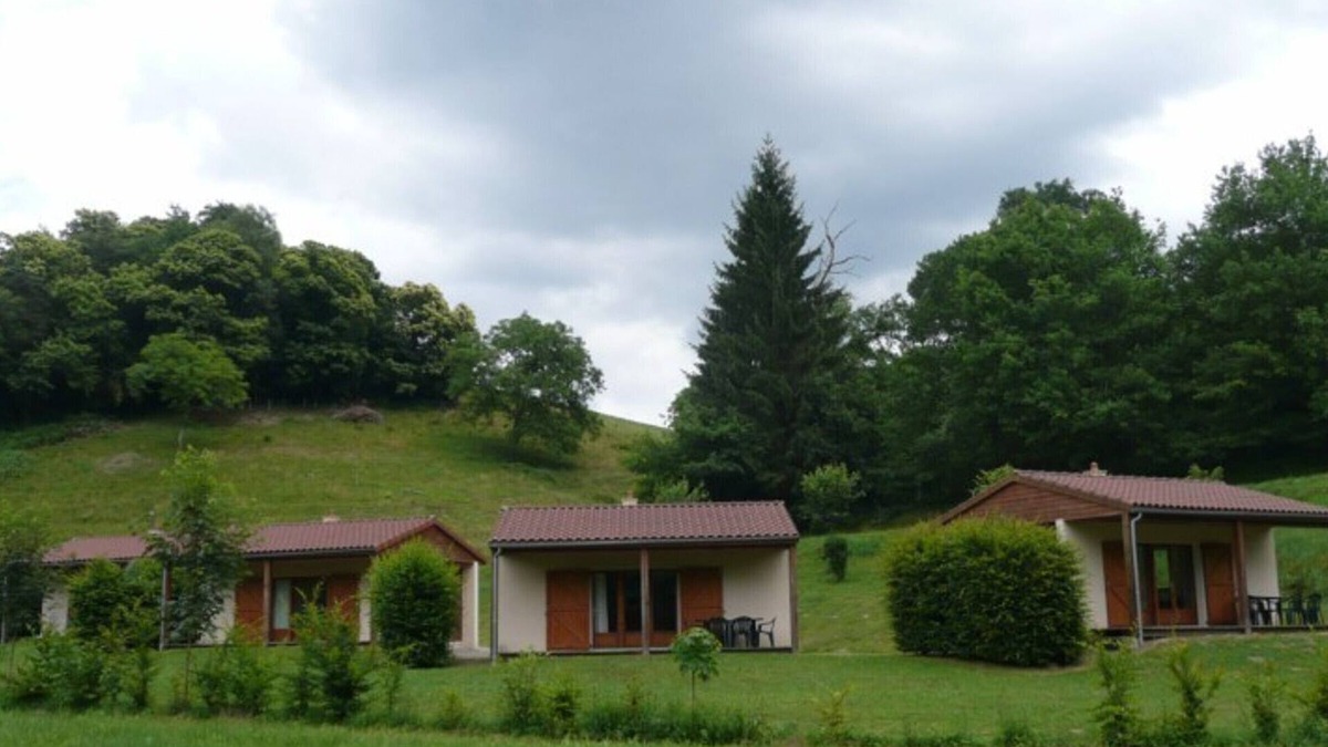Boisset Cottage | Cozy Cantal Cottage: Terrace, Pool, BBQ, Pet-Friendly, Near Beaches and Scenic Villages