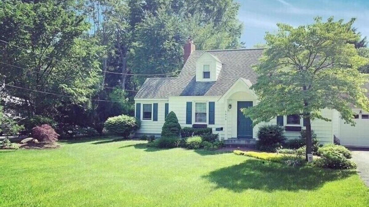 Rensselaer House | Cozy Cape Close to Everything: Family, hiking, shopping and restaurants!