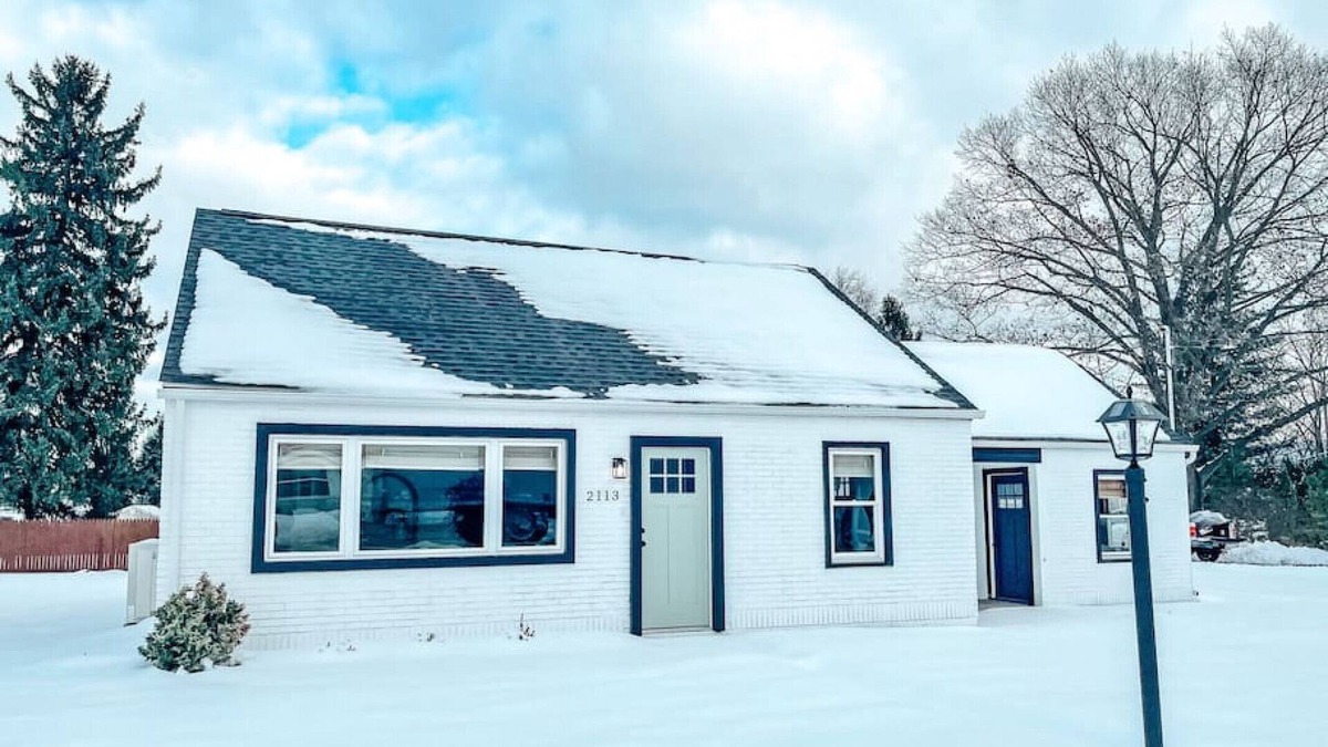 Reading House | Cozy Cape Cod with private HOT TUB