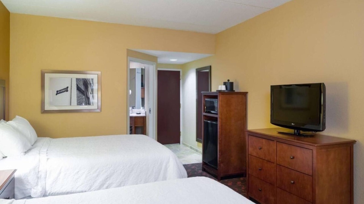 Carlisle Hotel | Cozy Carlisle Room with Free Breakfast – Short Drive to Roundtop Ski Resort