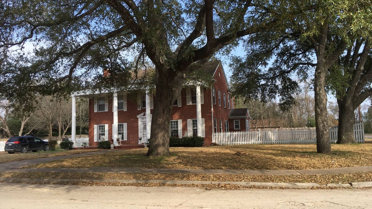 Marlin House | Cozy Carriage House Apartment at Three Oaks