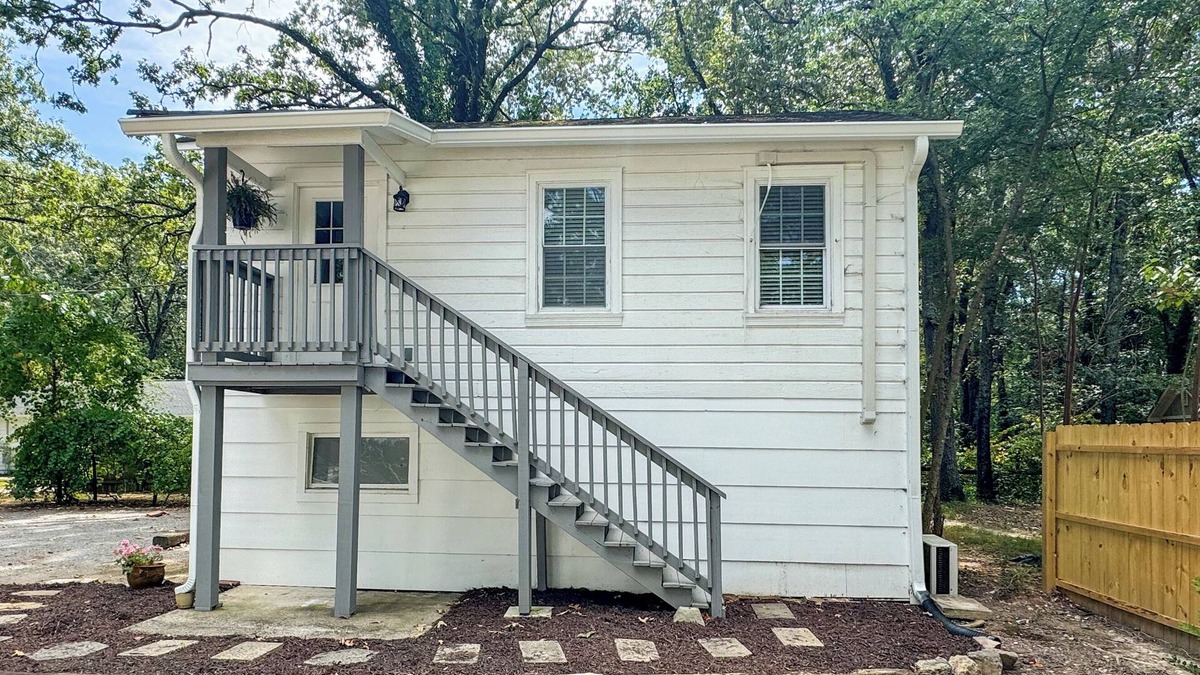 Mount Berry Apartment | Cozy carriage house- sleeps 4