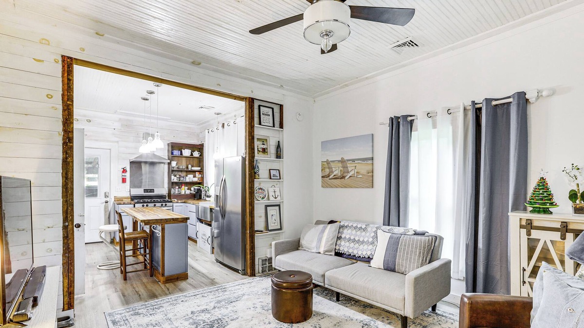 Carterville House | Cozy Carterville Home: 3 Mi to Crab Orchard Lake!