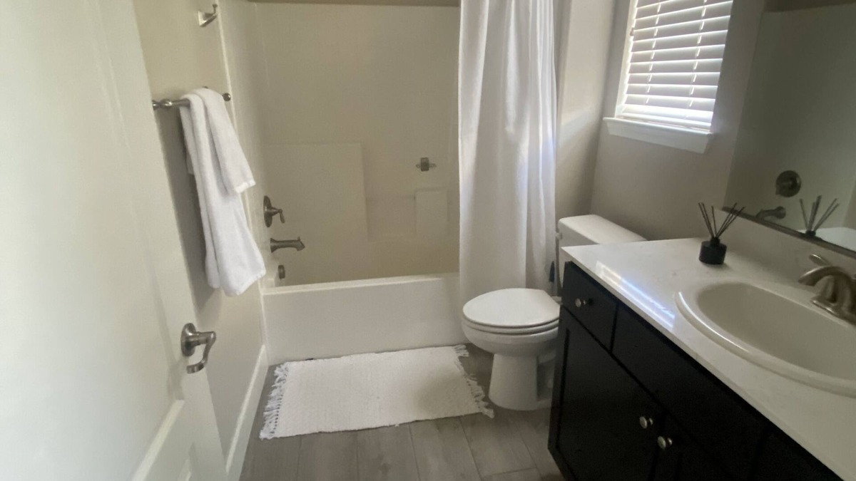 Sparks House | Cozy Casita located in Sparks