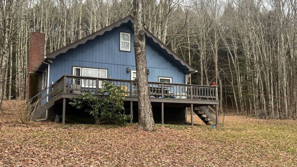 Margaretville Cabin | Cozy Catskill Mountain Cabin