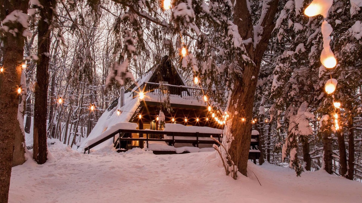 Pine Hill Cabin | Cozy Catskills A-Frame Cabin. 2 min. Away from Belleayre Ski Resort.