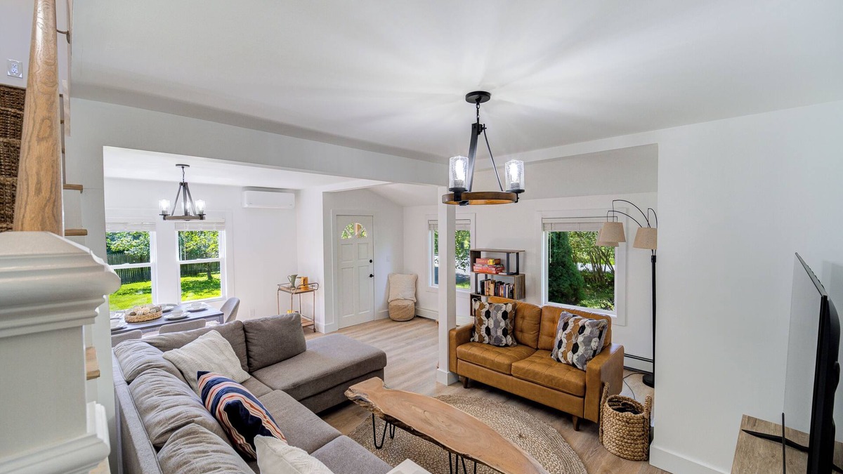 White Lake House | Cozy Catskills Chalet Fire Pit Covered Deck