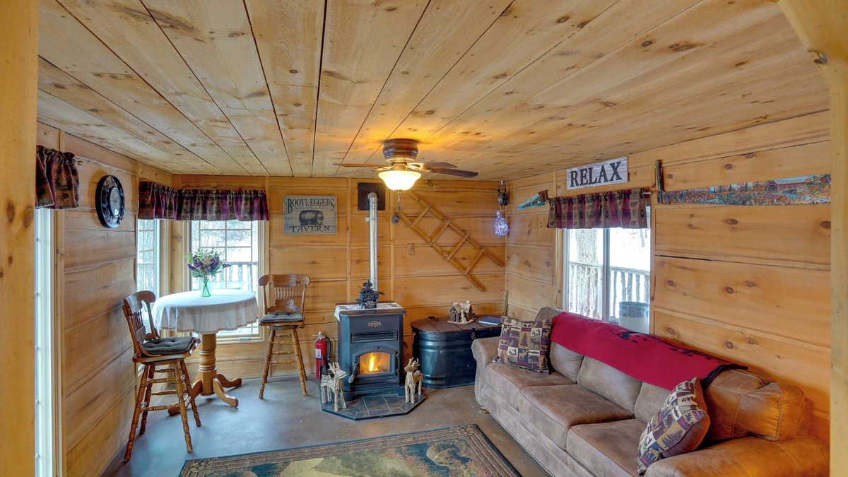 Oak Hill House | Cozy Catskills Home w/Pond on 2 Acres!