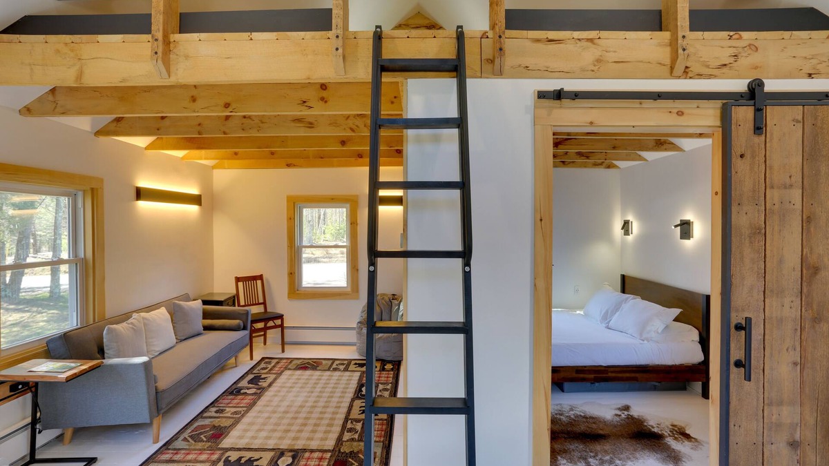 Swan Lake Cottage | Cozy Catskills Tiny Home ~ 3 Mi to Bethel Woods!