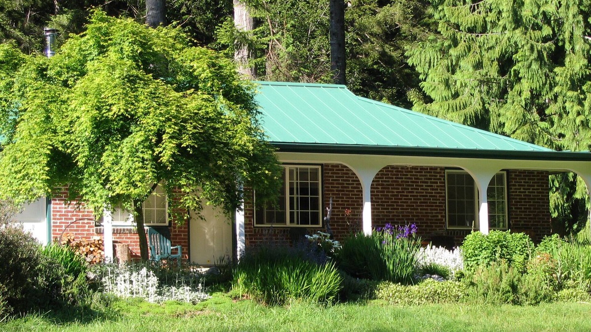 Reedsport Cottage | Cozy Cattail Cottage a comfortable coastal estuary woodland home near Reedsport