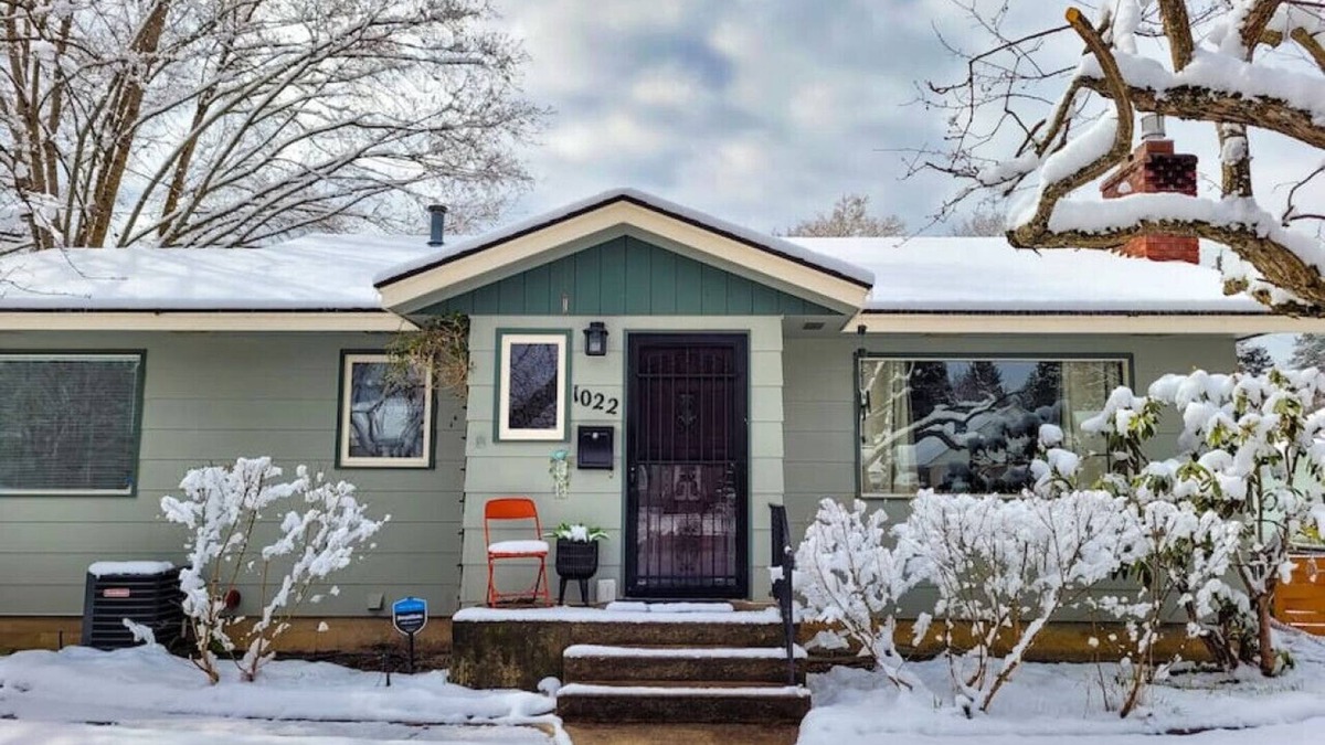 Garden District Apartment | Cozy CDA Retreat 4BR + Fire Pit -Weekly Deals