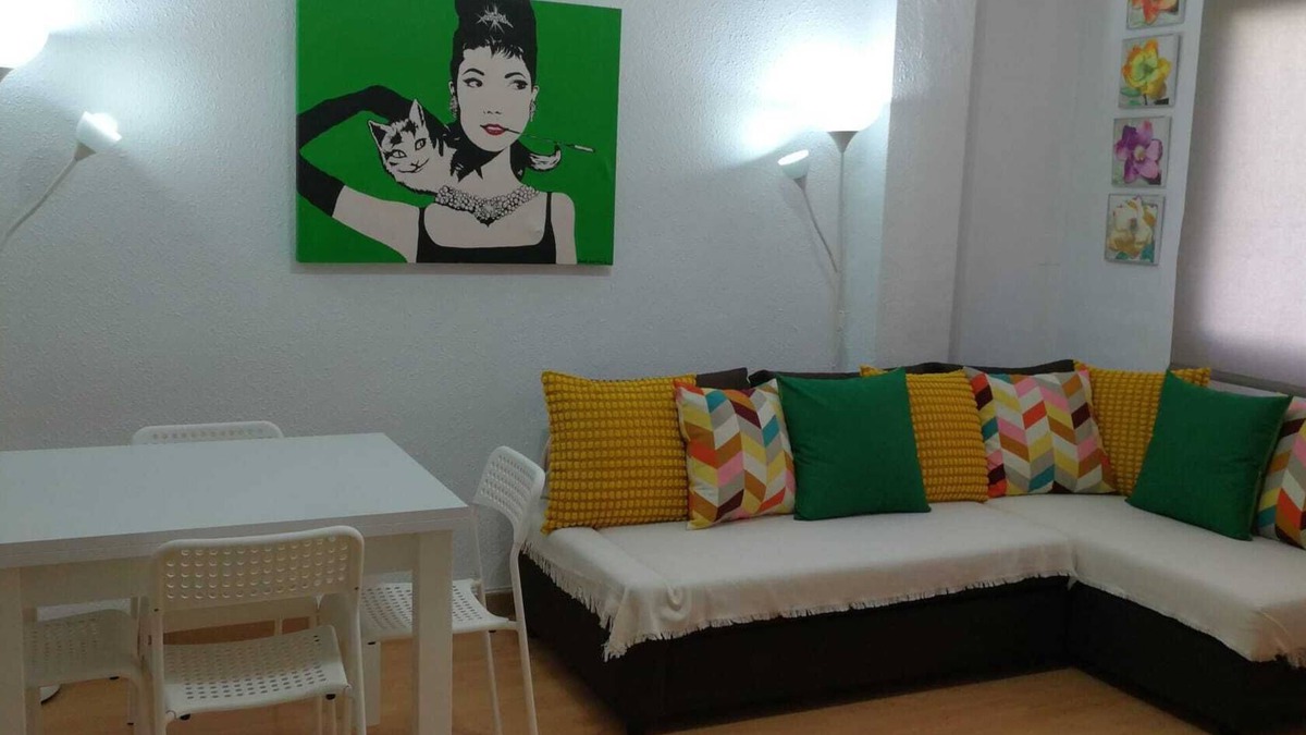 Nou Moles Apartment | Cozy Central Apartment in Valencia + WiFi + Netflix.