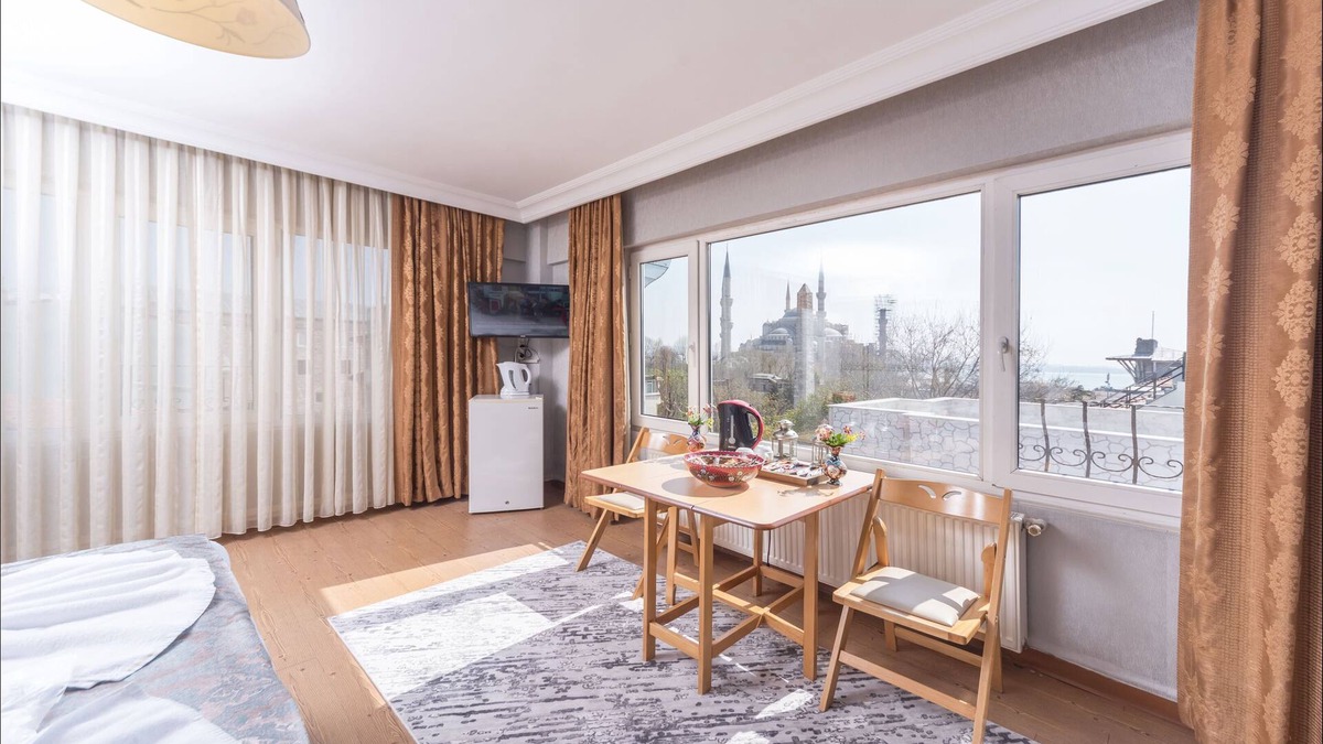 Sultanahmet House | Cozy central apartment with a view of the Blue Mosque