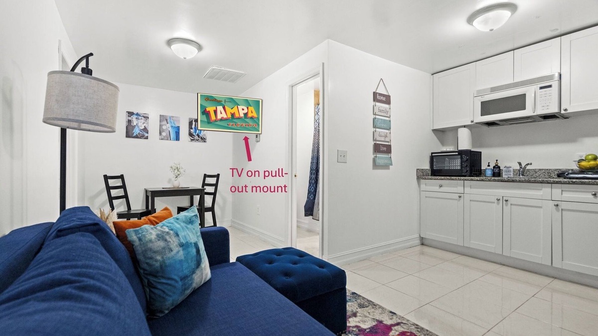 Tampa Apartment | Cozy & Centrally Located Full Guesthouse- Sleeps 4. Short drive to everything!