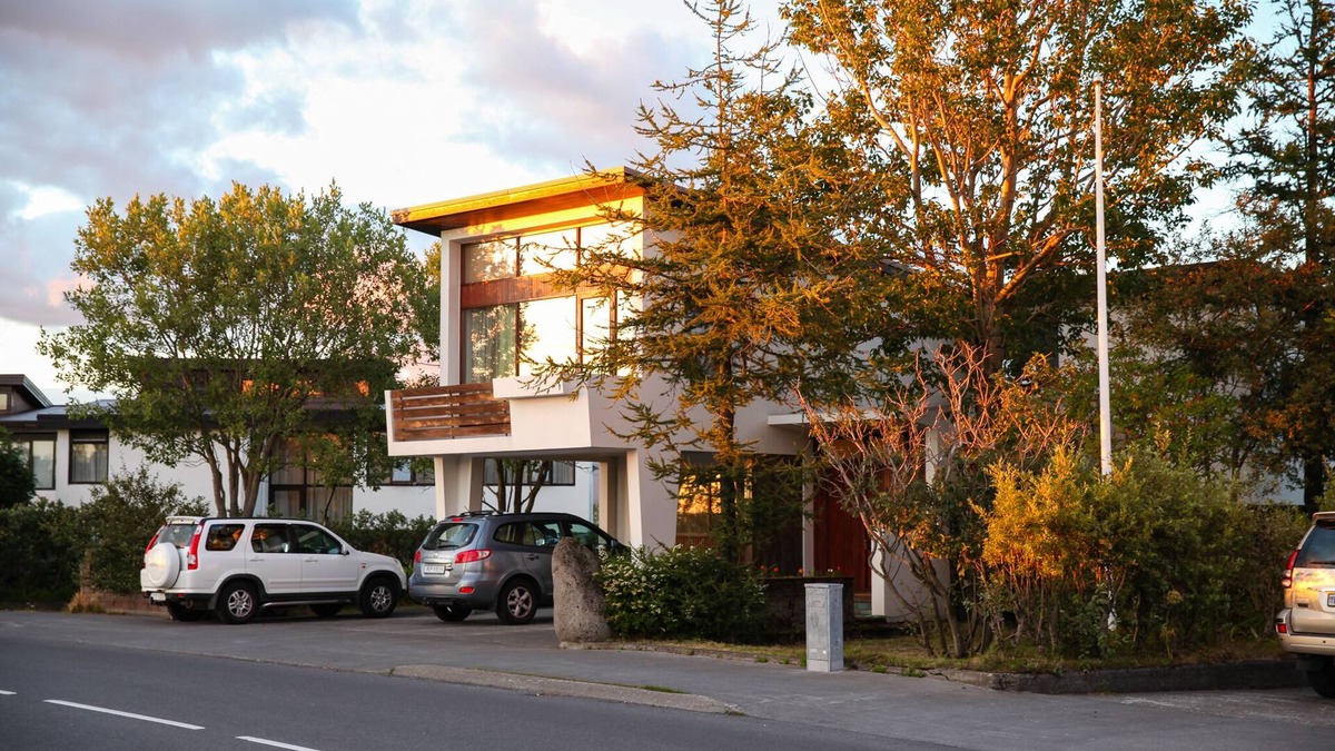 Laugardalur House | Cozy centrally located Mid-Century Modern 60's villa in Reykjavík