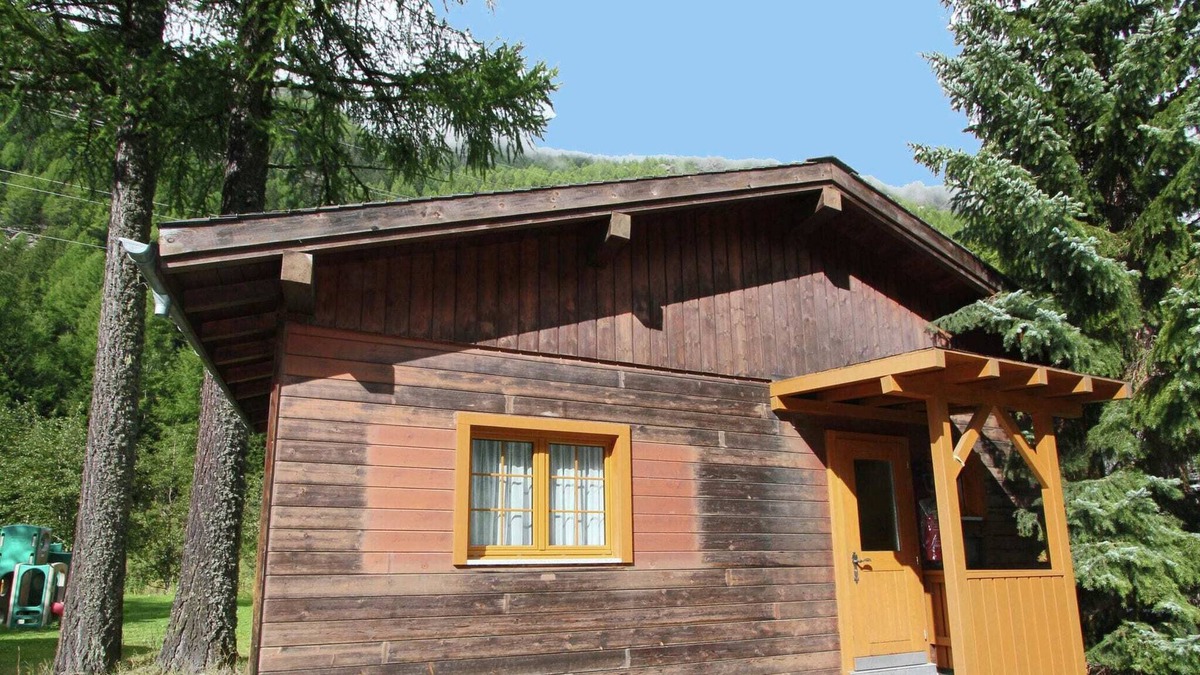 Saas-Balen Ski Chalet | Cozy Chalet in Meiggerli with Garden