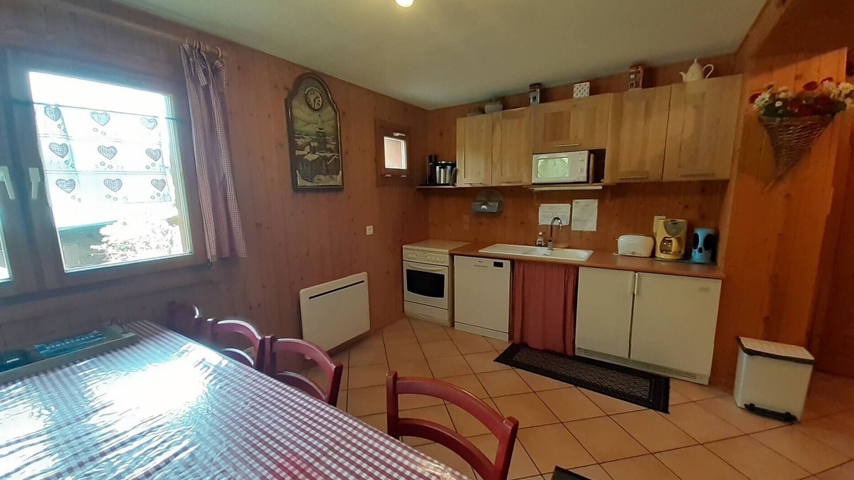 Valfrejus Ski Chalet | Cozy chalet in Valfréjus, 6 people, near slopes