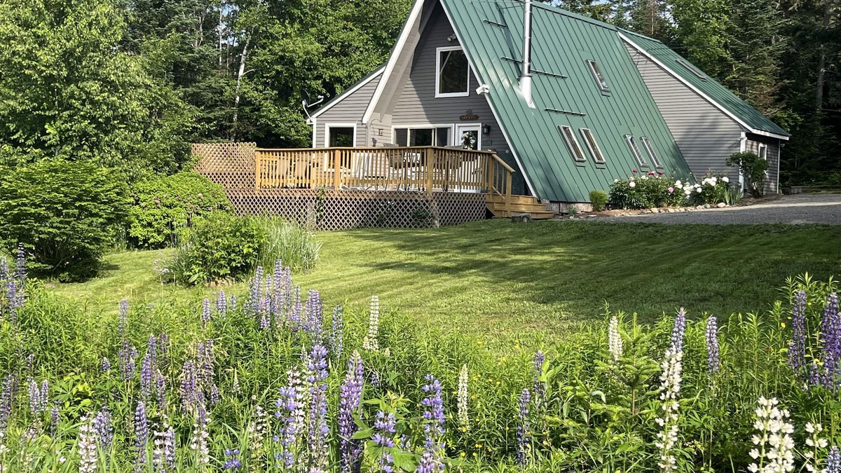 Rangeley Ski Chalet | Cozy Chalet near Saddleback Mountain & Downtown Rangeley