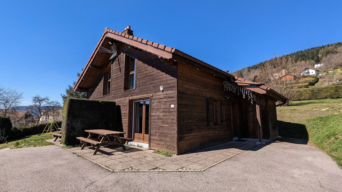 Gerardmer Cottage | Cozy Chalet with Fireplace, Near Lake & Ski Slopes, Family-Friendly Amenities