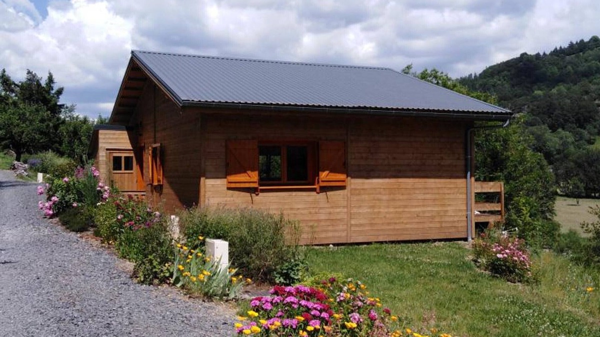 Velzic Cottage | Cozy chalet with wifi, parking and pets allowed