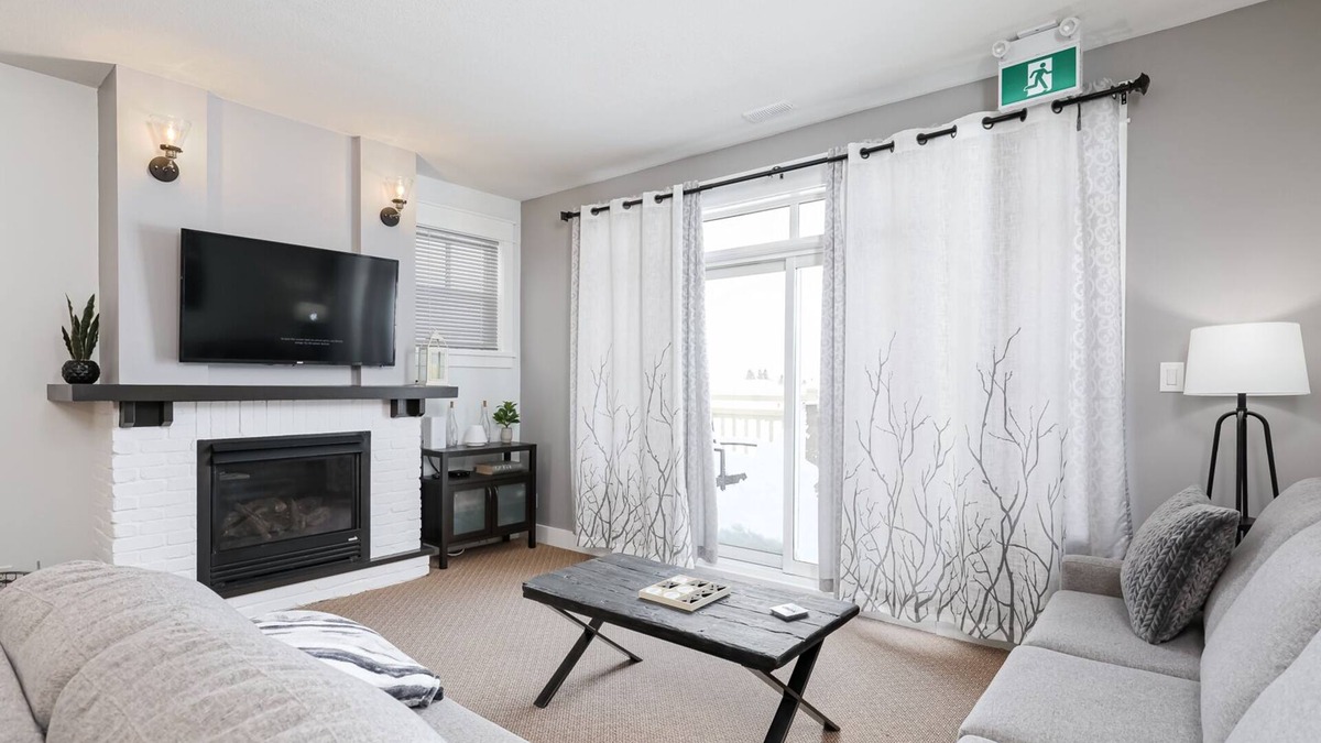 The Blue Mountains Condo | Cozy & Charming Retreat at Blue Mountain