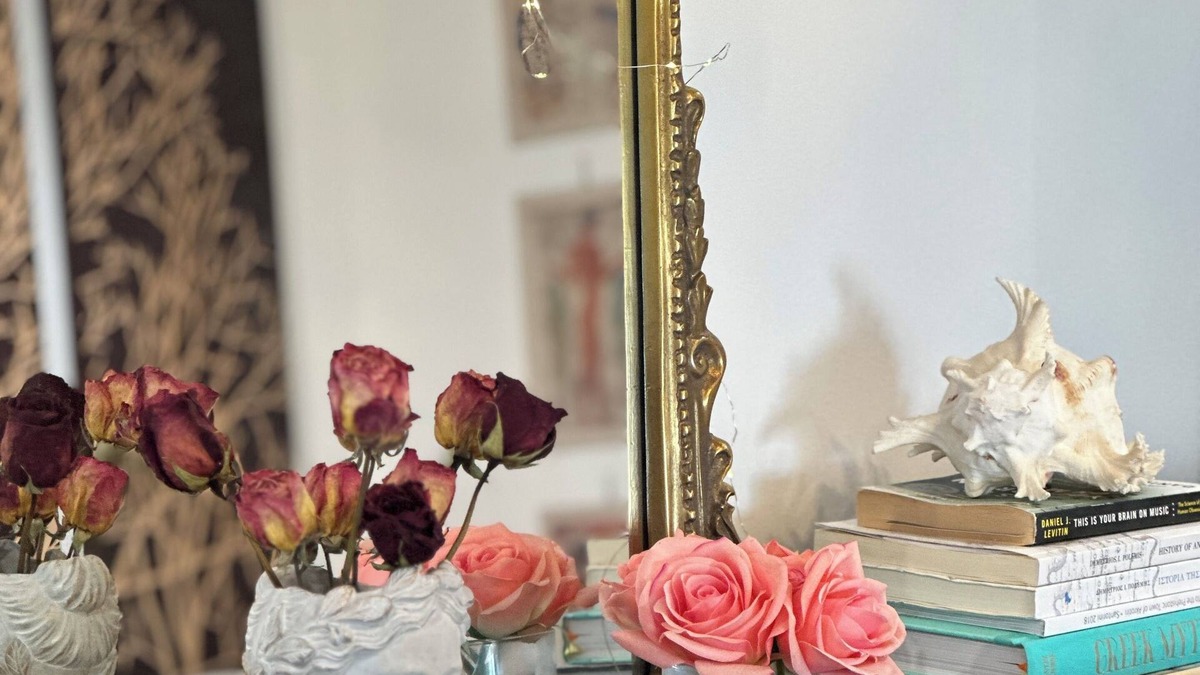 North Redondo Apartment | Cozy, charming 1-bedroom unit near the beach, with a piano.