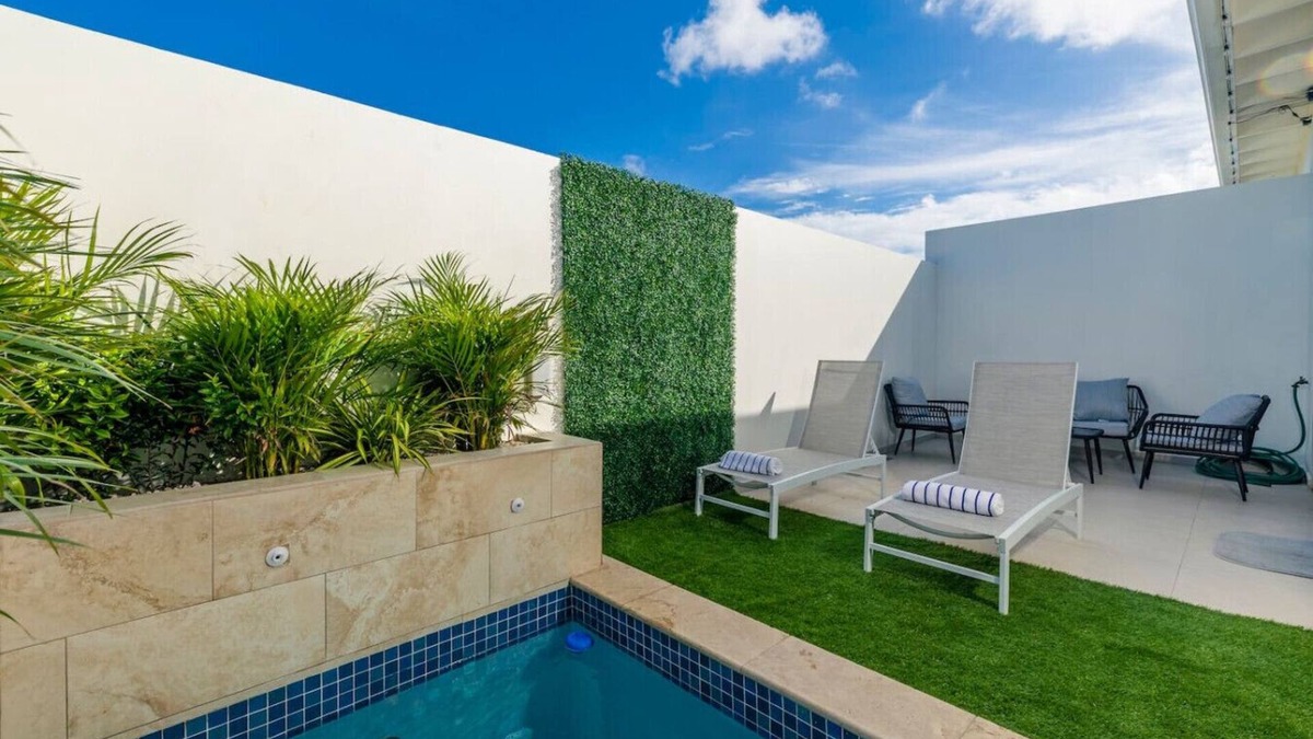 Ponton Condo | Cozy & Charming 2BR Oasis at Ponton Paradise by Bocobay