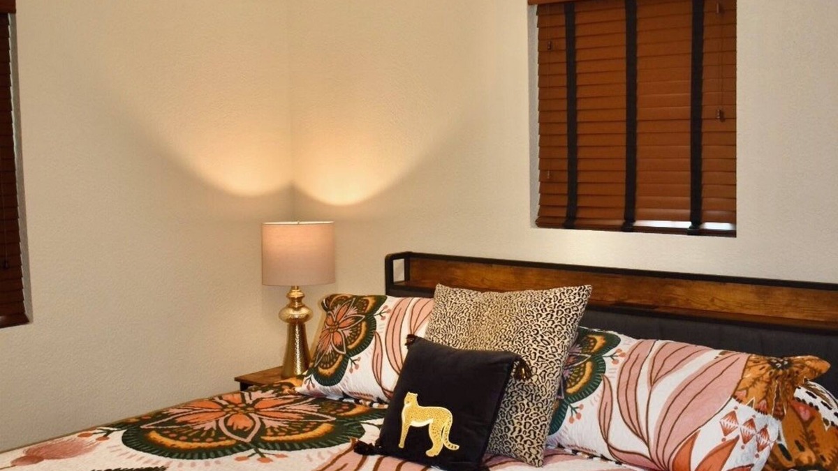 Beaumont House | Cozy, Charming & Peaceful 3-bedroom house with AC, WiFi in delightful Beaumont .