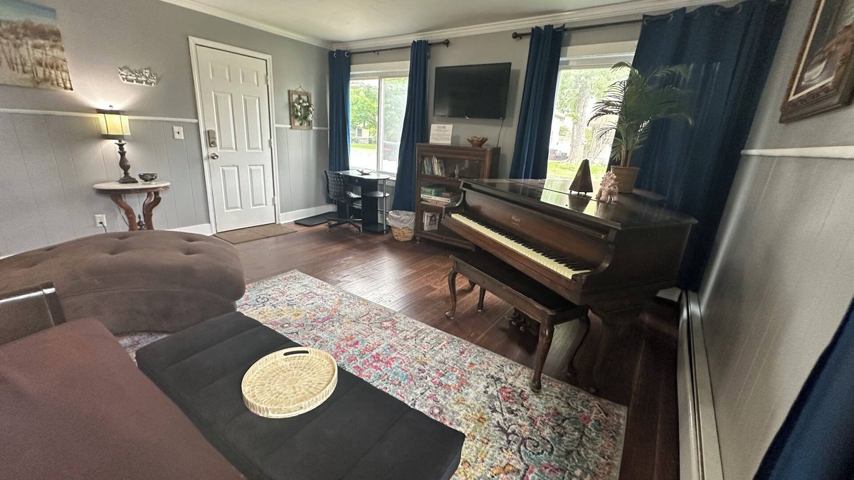 Rockwood Condo | Cozy, Charming Riverfront Retreat #1