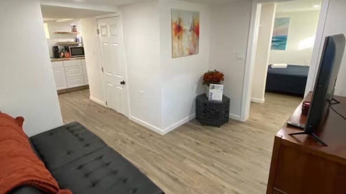 Downtown Apartment | Cozy & Chic 1-bedroom Downtown Stamford nPet Friendly