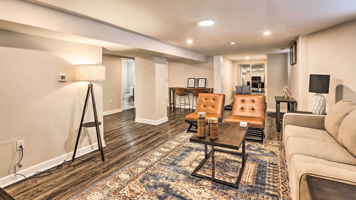 East Walnut HIlls Apartment | Cozy-Chic Cincy Apartment < 4 Mi to Dtwn & Stadium