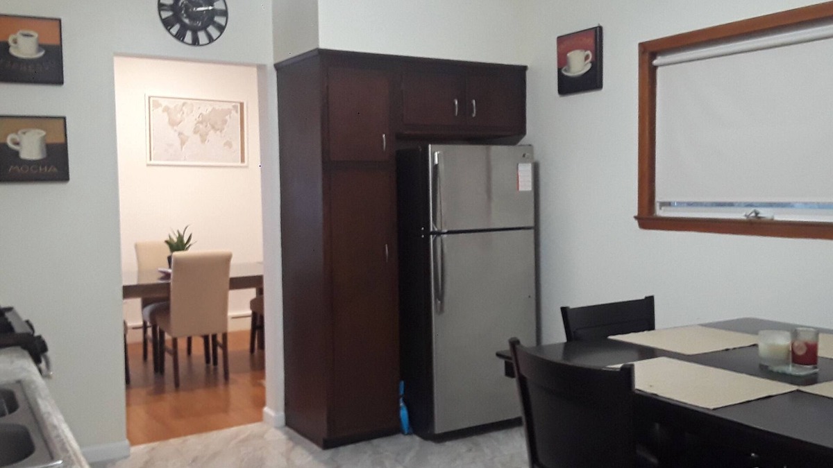 North Bergen Apartment | Cozy Chic Urban Enclave for your NYC/NJ group stay