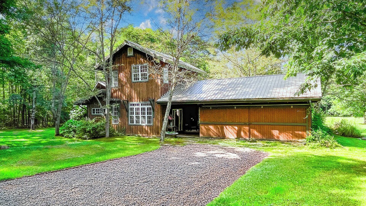 Chautauqua Other | Cozy CHQ Farmhouse Escape by Stream & Cabin - 2.8mi to Main Gate, sleeps 12!