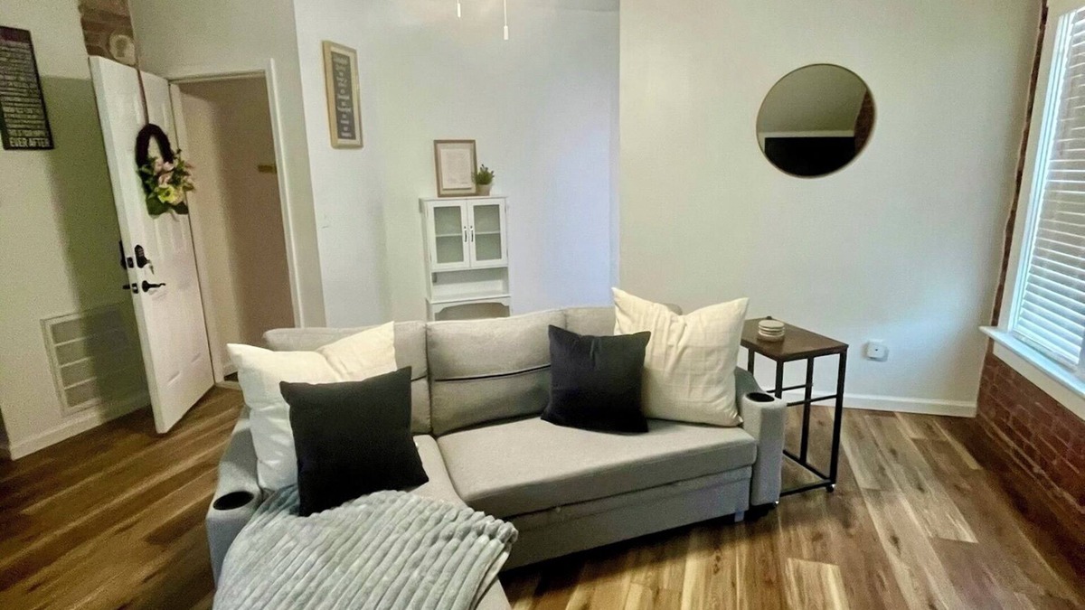 St. Charles Apartment | Cozy Clark Suite in Frenchtown Saint Charles