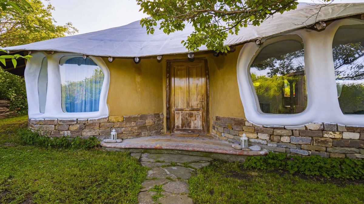 Banya House | Cozy Clay House in Banya