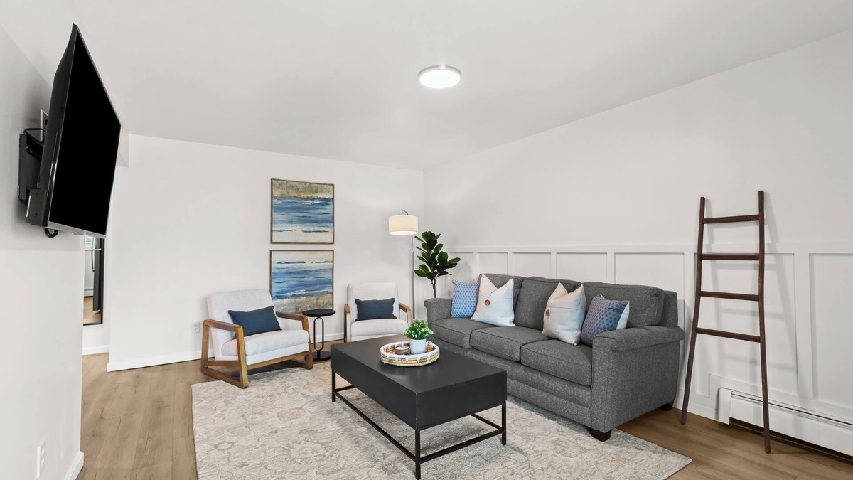 Mount Clemens Apartment | Cozy & Clean 2nd Floor Apt. - King Bed | Workspace
