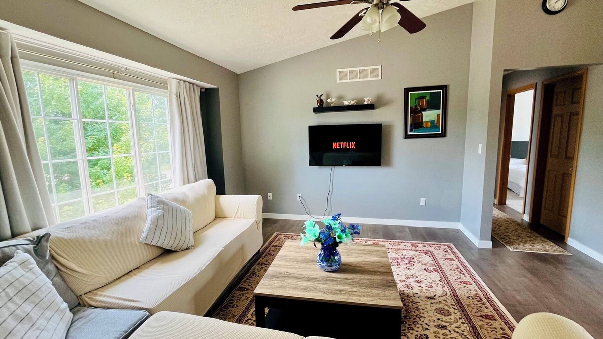 Cutlerville House | Cozy & clean 4BD house in Grand Rapids