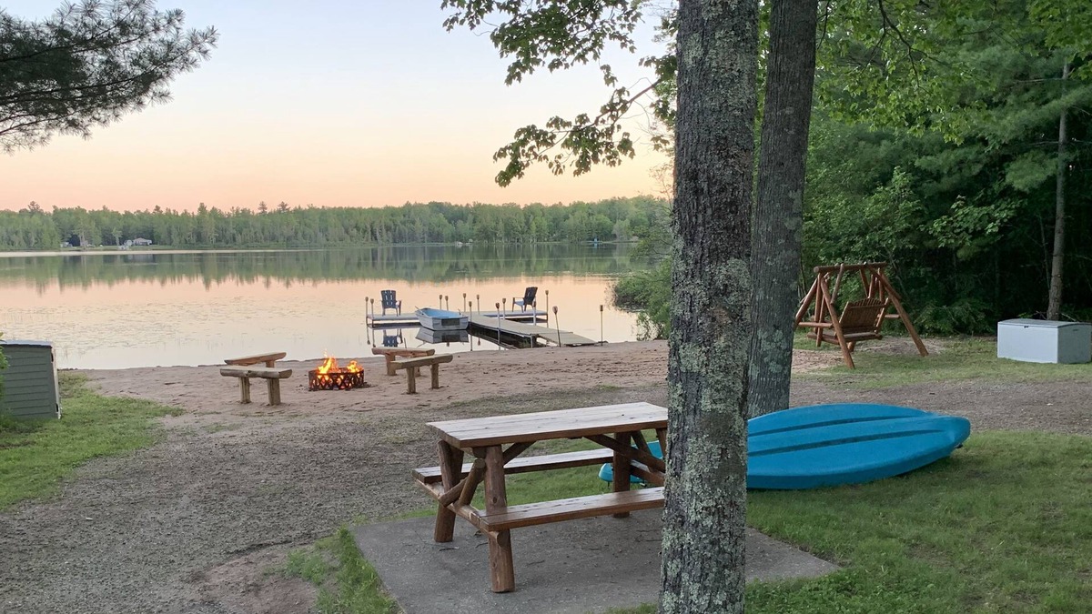 Wetmore Cottage | Cozy & clean cottage on lake near Pictured Rocks