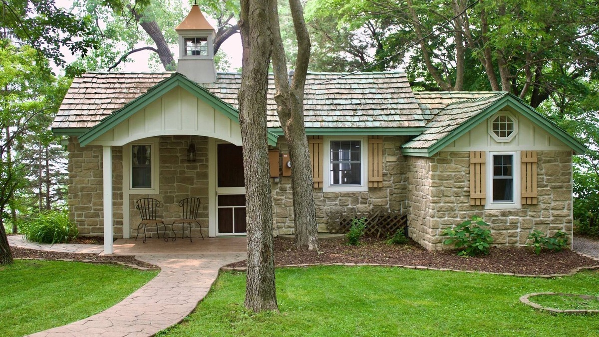 Annandale Cottage | Cozy Clean Cottage on Clearwater