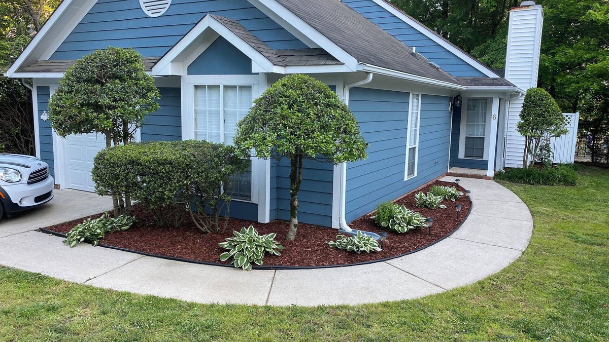 Greensboro Cottage | Cozy, Close-to-Everything Cottage: Long-Stay & Laptop Ready
