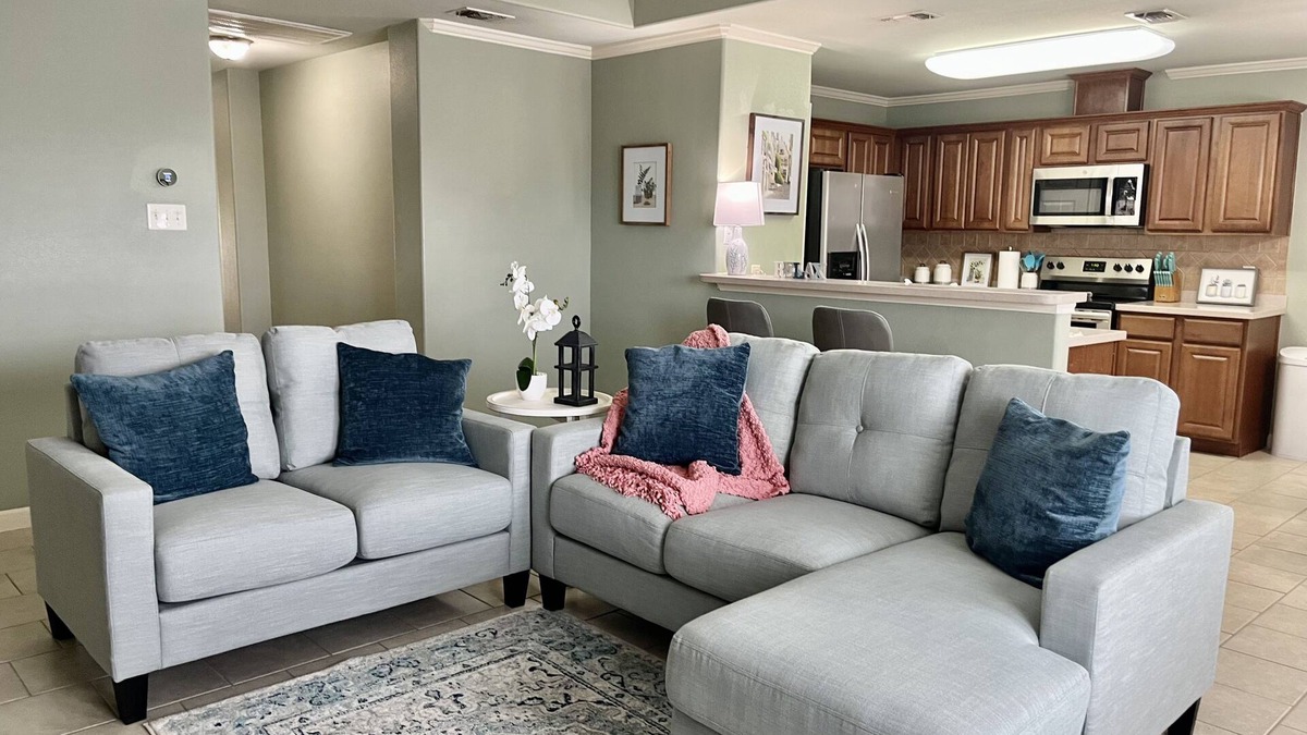 South Side House | Cozy Coastal Cottage that is 15-minute drive to the beach!