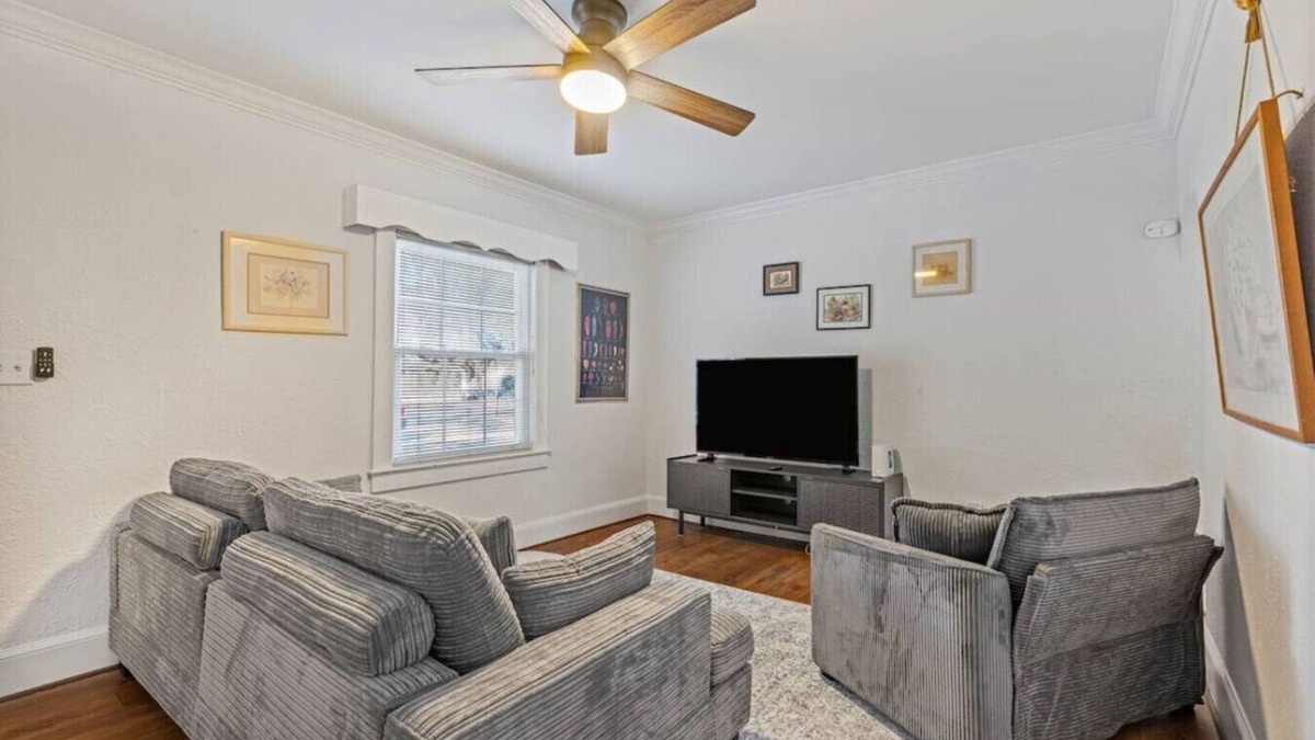Charleston House | Cozy Coastal Cottage~4br/2ba James Island Home