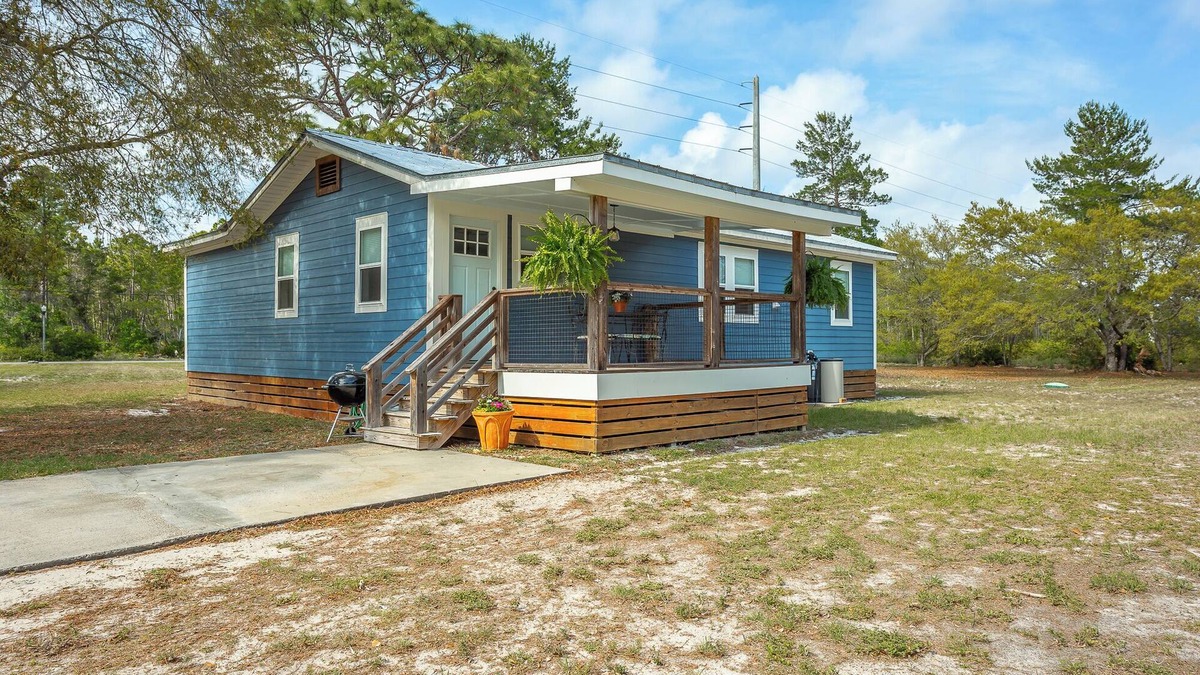 Eastpoint House | Cozy coastal Cottage