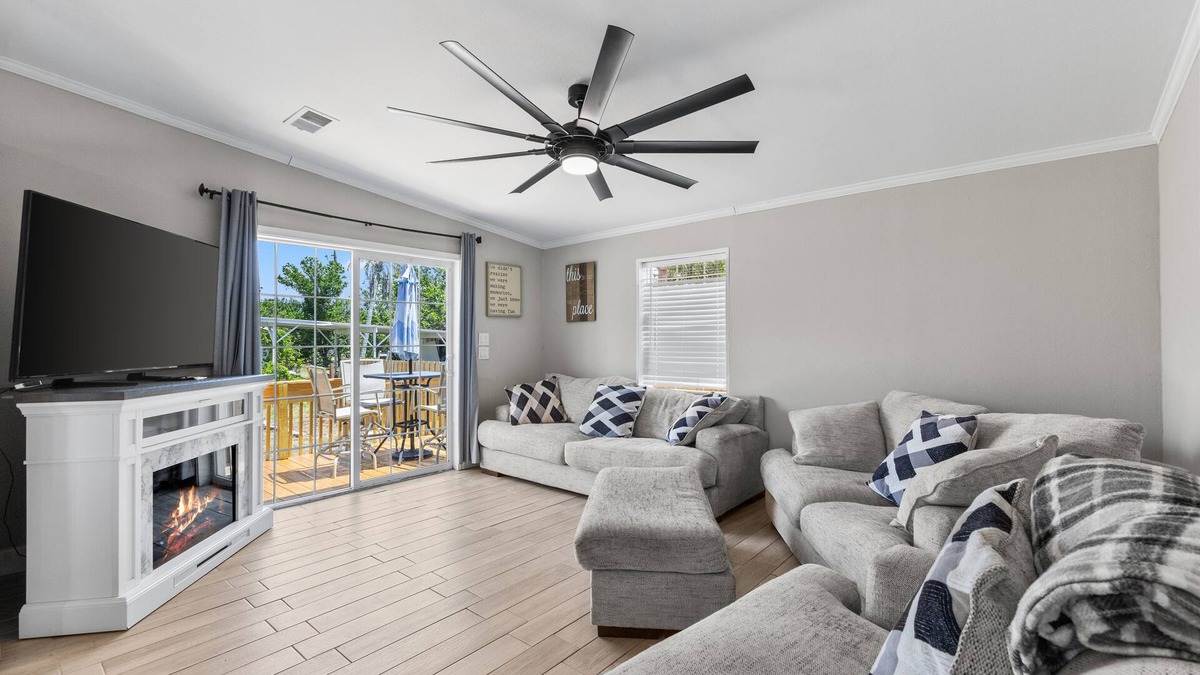 Nokomis House | Cozy Coastal Retreat By Venice Beach!
