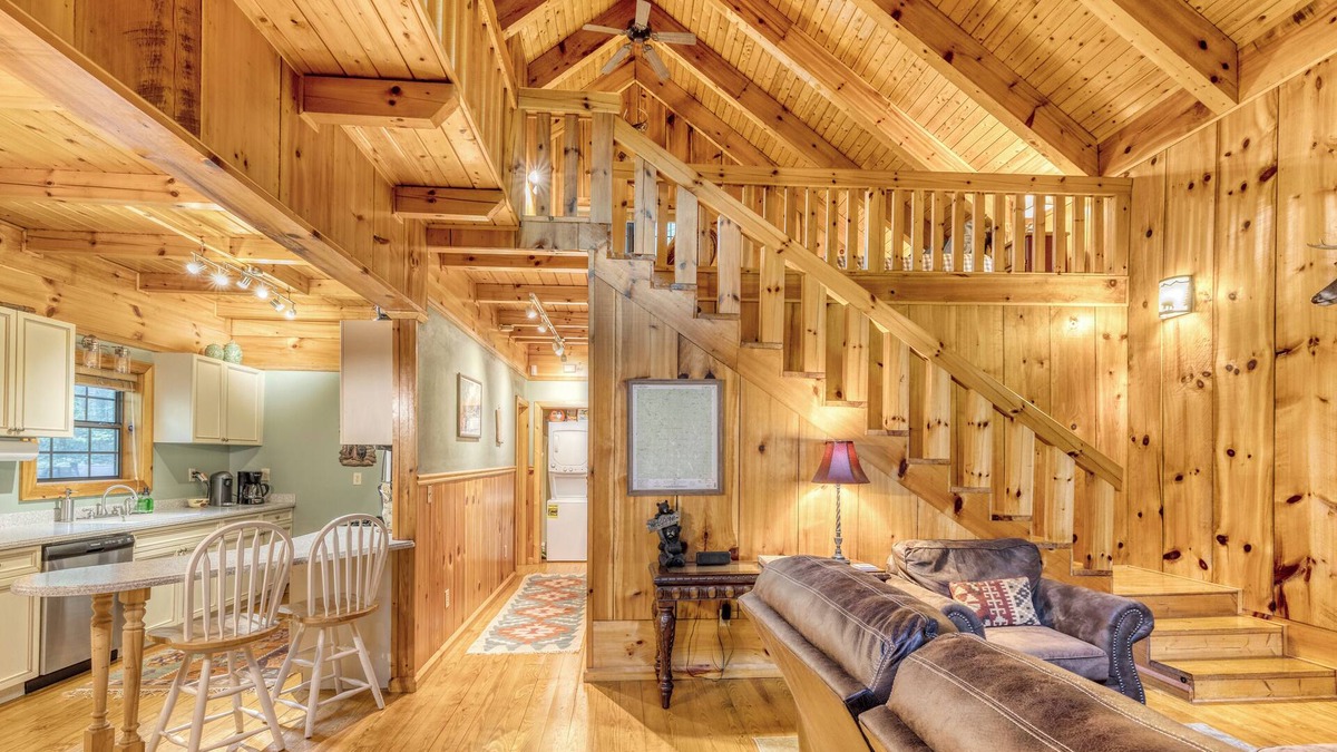 Ellijay Cabin | Cozy Cohutta Cabin - Creek Front Mountain Cabin - Located in Cohutta Wilderness