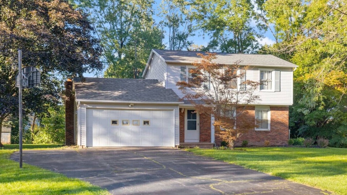 Chili Center House | Cozy Colonial in Chili- 3 BDRM!