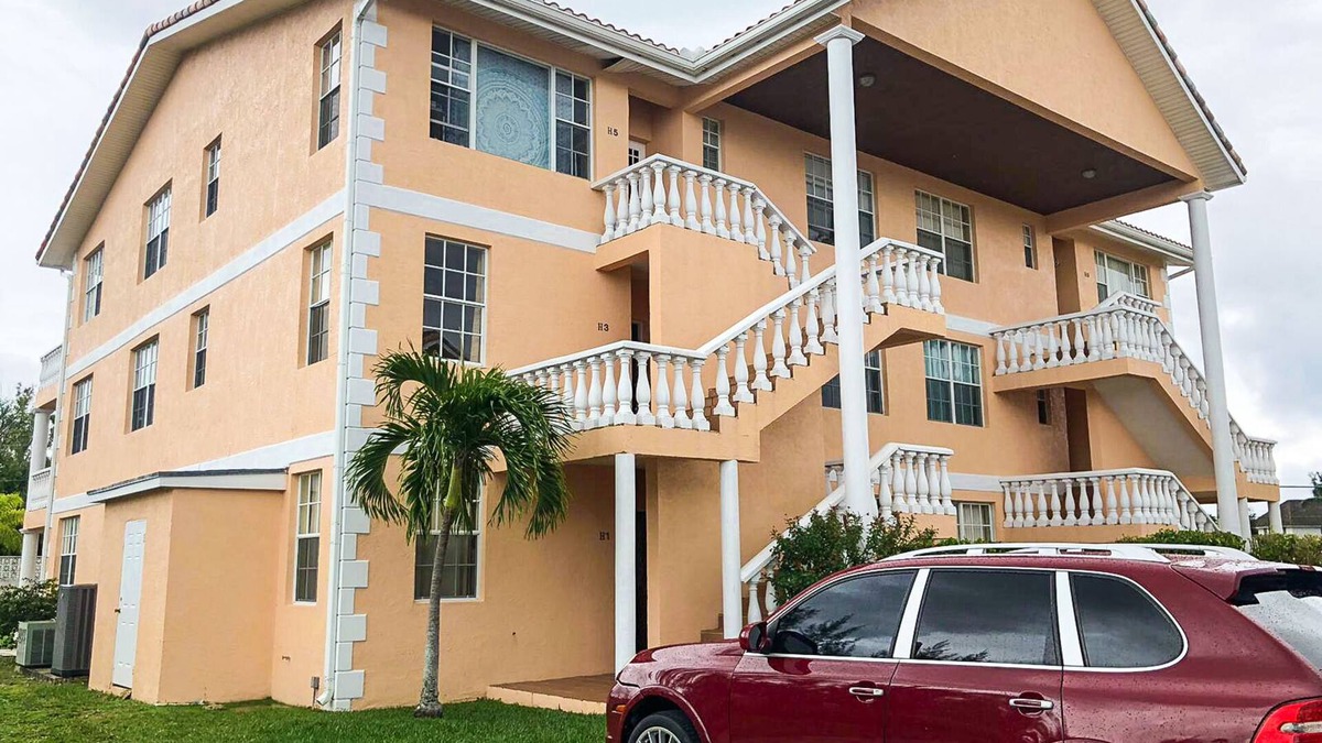 Bahamas Terrace Condo | Cozy, colorful condo in The Bahamas