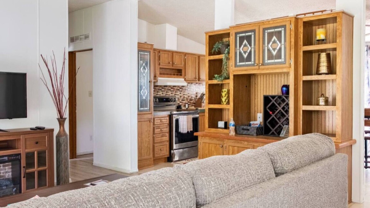 Powell House | Cozy Columbus home! Newly Renovated!!