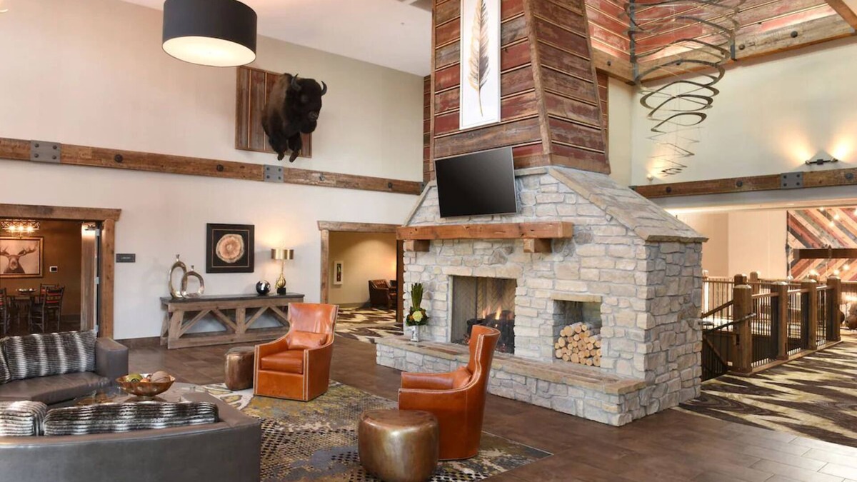 Broken Arrow Hotel | Cozy Comfort for Family: Pet-friendly Stay w/Rustic Vibes | 3 Units